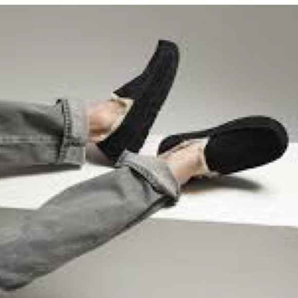 ?$110 UGG ascot suede moccasin slippers size 9 main image 7
